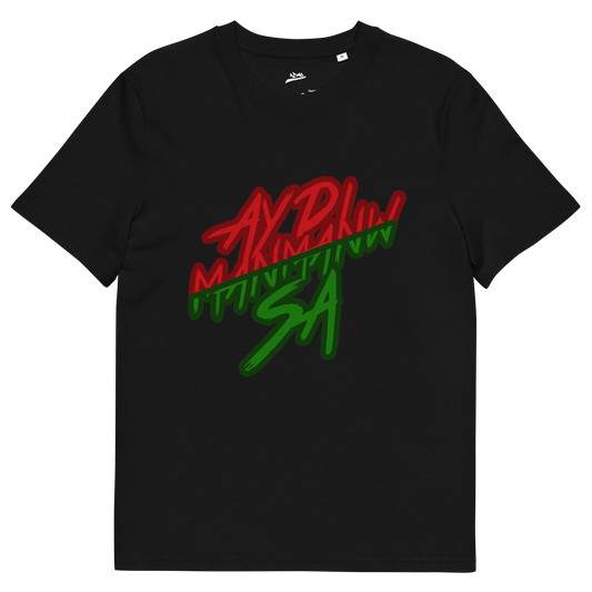 Face du t-shirt noir ADMS SHOP avec l'écriture Ay Di Manmanw Sa floqué en rouge et vert sur la poitrine
